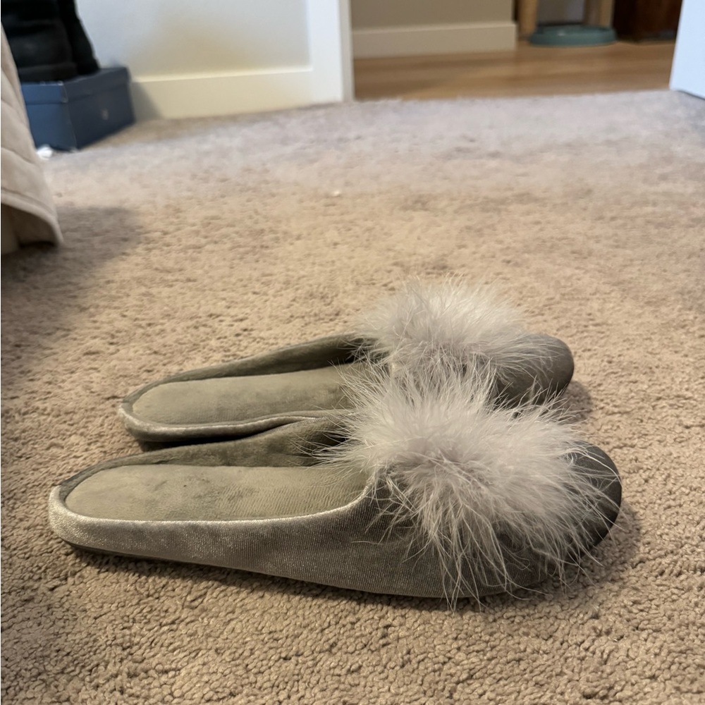Faux Fur Pom Pom Velvet Slippers
